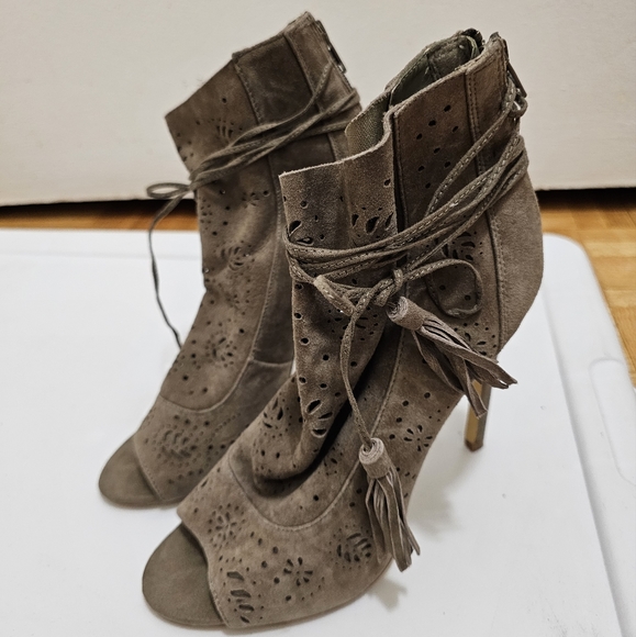 NEW LOOK DEEP TAUPE HEELS - Picture 4 of 4